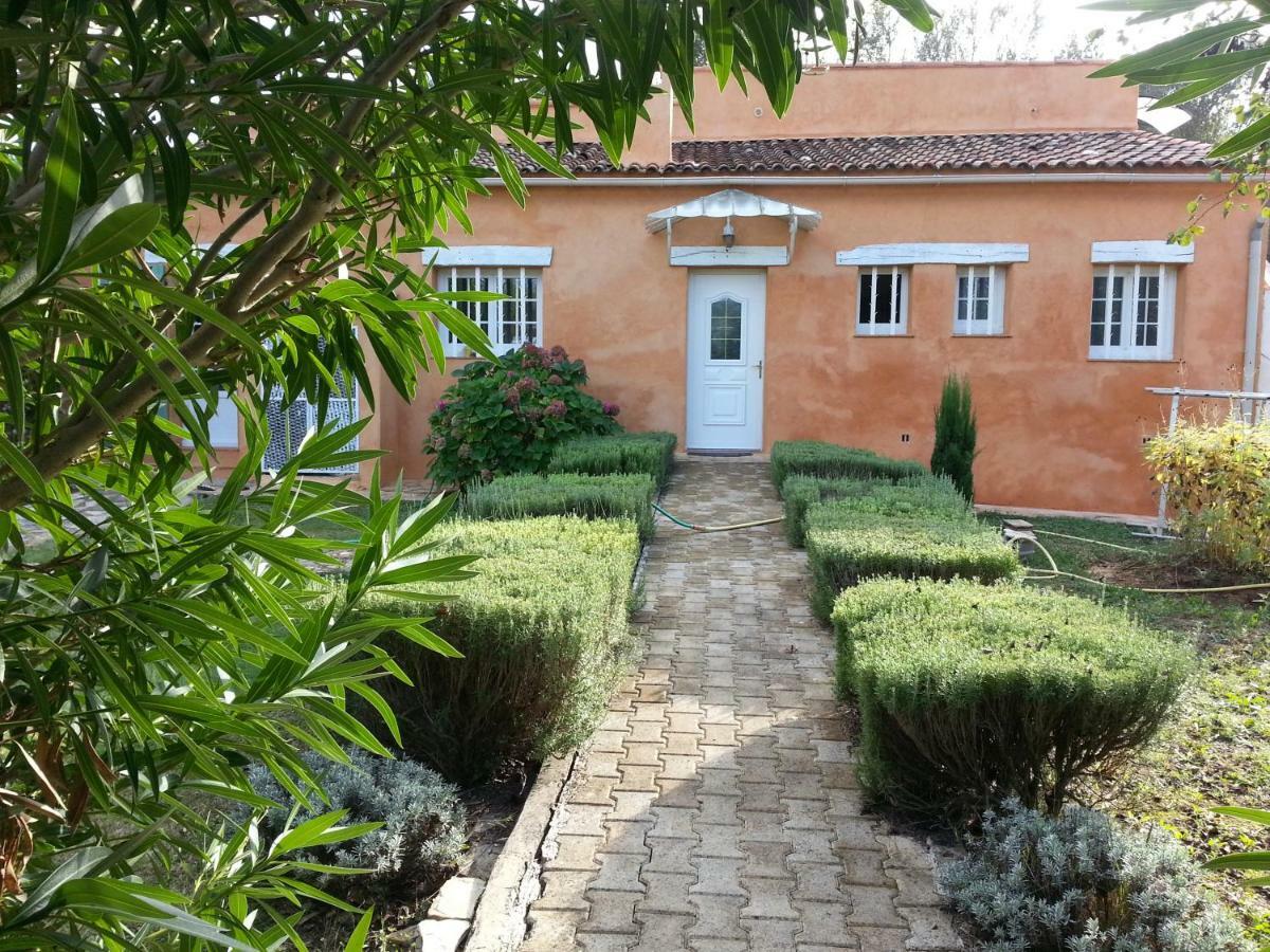 La Mansardiere Villecroze Exterior photo